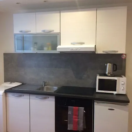 Cara Apartamento Tours